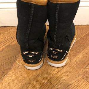 UGGS black mid high boot size 9US